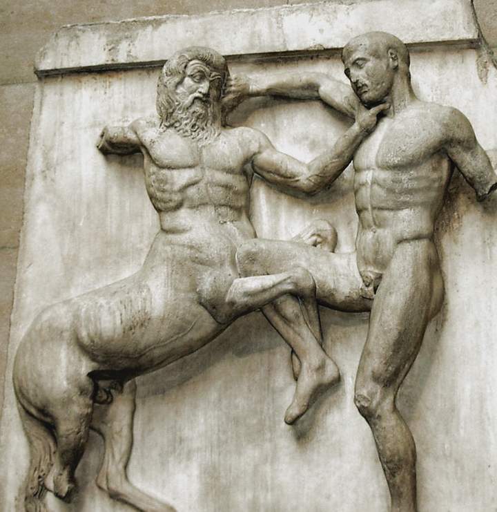Centauro peleando con un lapita