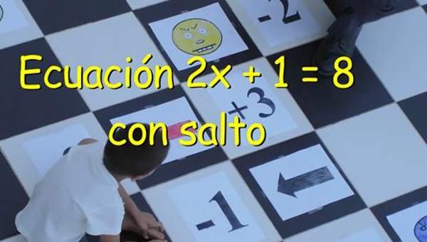 Ecuación 2x + 1 = 8 con salto
